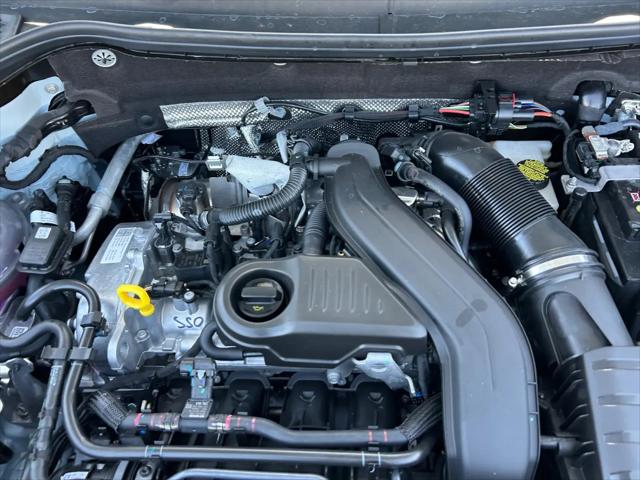 2026 Volkswagen Taos SE Black