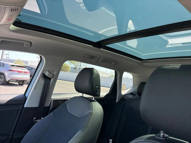 2026 Volkswagen Taos SE Black