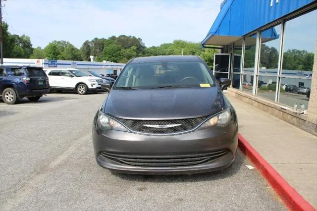 2020 Chrysler Voyager LX