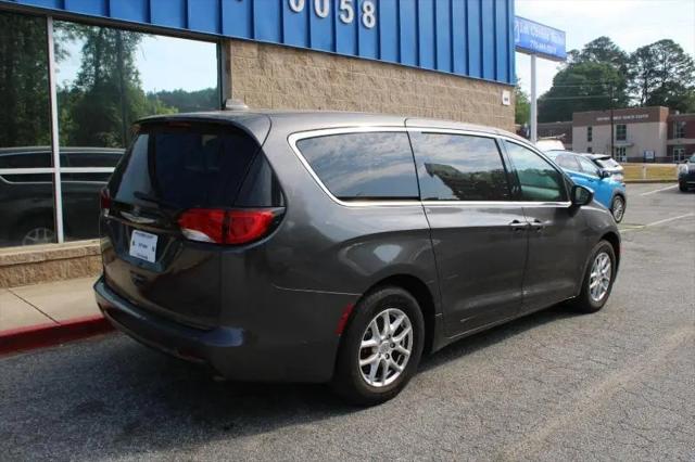 2020 Chrysler Voyager LX
