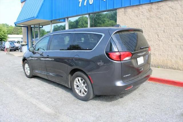 2020 Chrysler Voyager LX