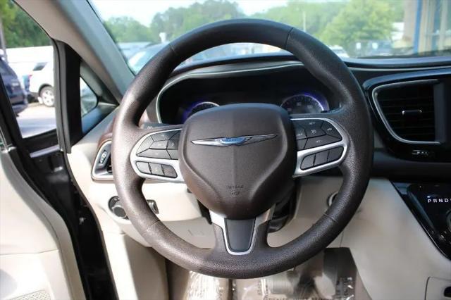 2020 Chrysler Voyager LX