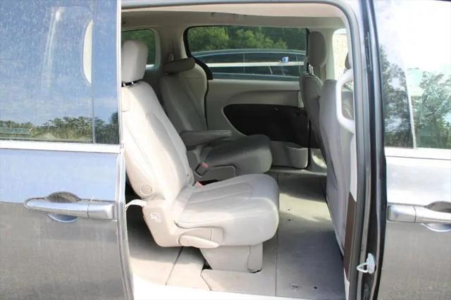 2020 Chrysler Voyager LX