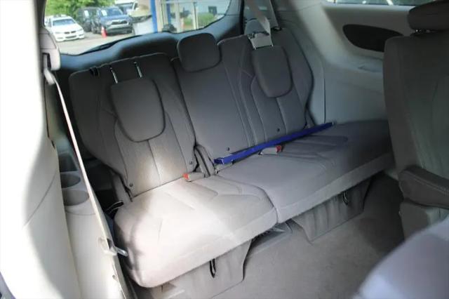 2020 Chrysler Voyager LX