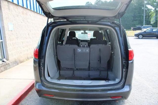 2020 Chrysler Voyager LX