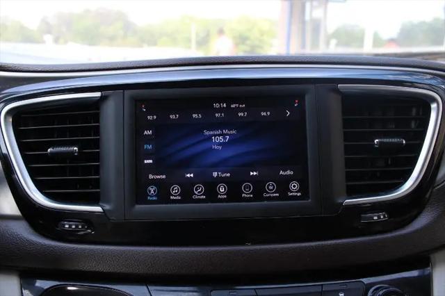 2020 Chrysler Voyager LX