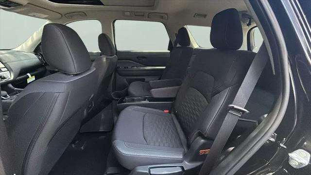 2024 Nissan Pathfinder SV 4WD