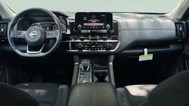 2024 Nissan Pathfinder SV 4WD