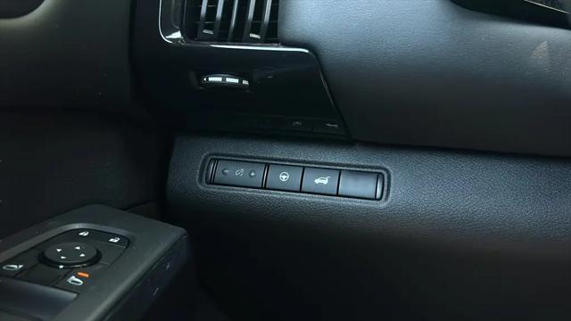2024 Nissan Pathfinder SV 4WD