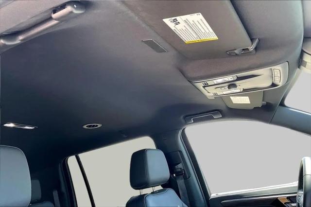 2025 Chevrolet Suburban 4WD Z71