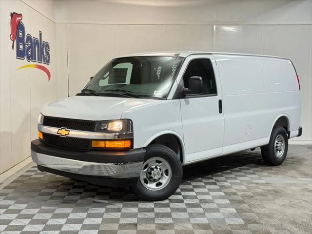 2026 Chevrolet Express Cargo Van 2500 Regular Wheelbase, WT, RWD