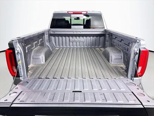 2026 GMC Sierra 1500 Crew Cab, Standard Bed, SLT, 4WD