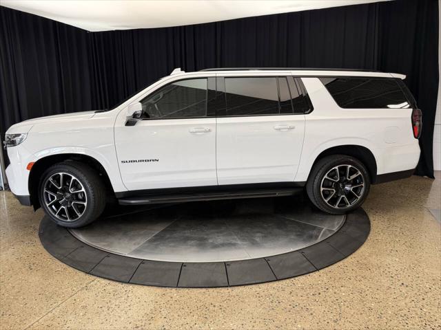 2022 Chevrolet Suburban 4WD RST