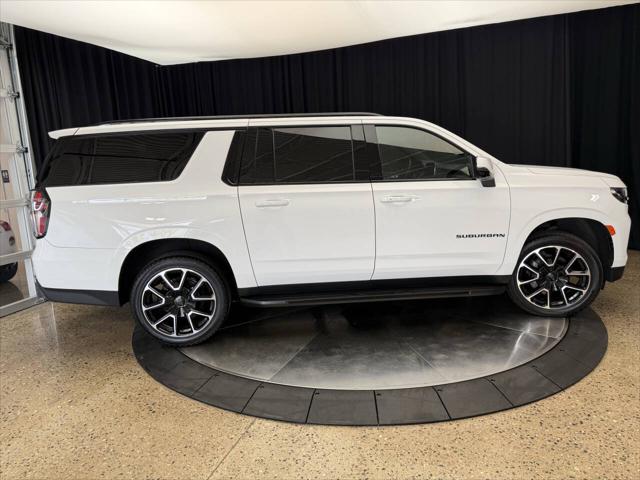 2022 Chevrolet Suburban 4WD RST