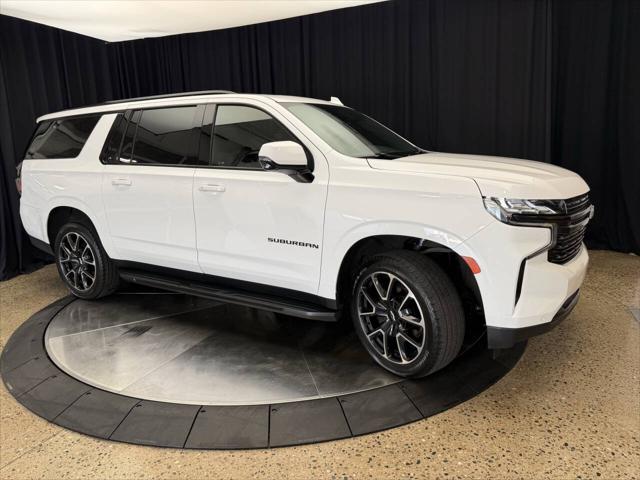 2022 Chevrolet Suburban 4WD RST