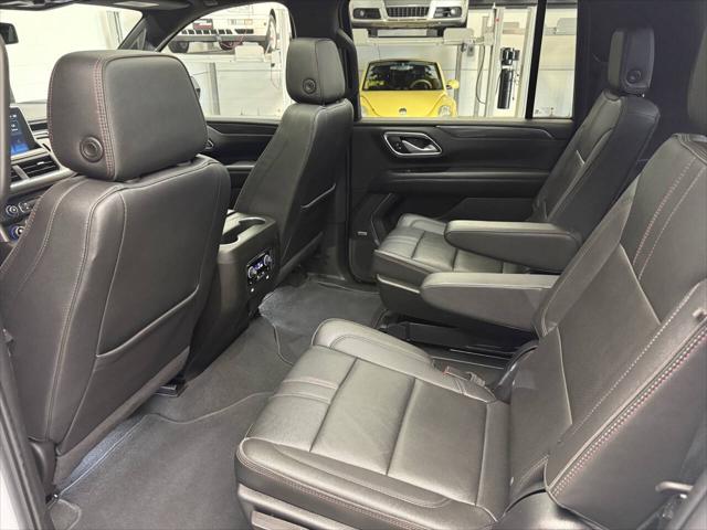 2022 Chevrolet Suburban 4WD RST