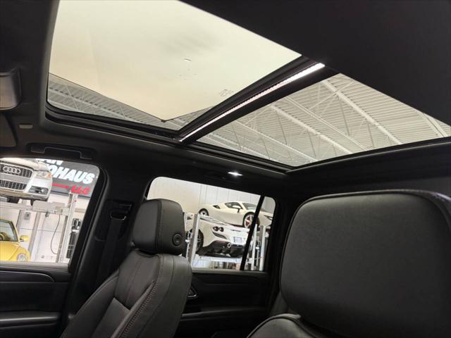 2022 Chevrolet Suburban 4WD RST