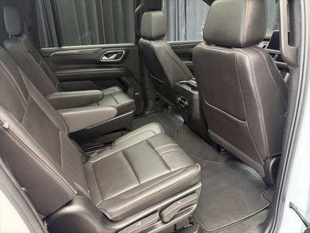 2022 Chevrolet Suburban 4WD RST