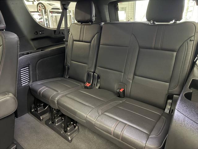2022 Chevrolet Suburban 4WD RST