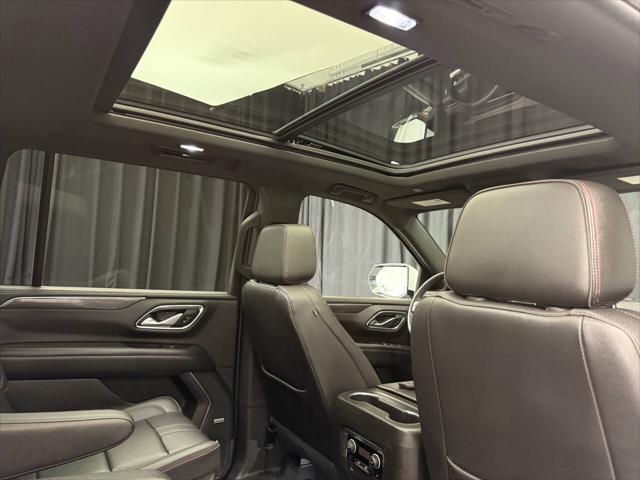 2022 Chevrolet Suburban 4WD RST