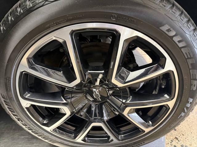 2022 Chevrolet Suburban 4WD RST