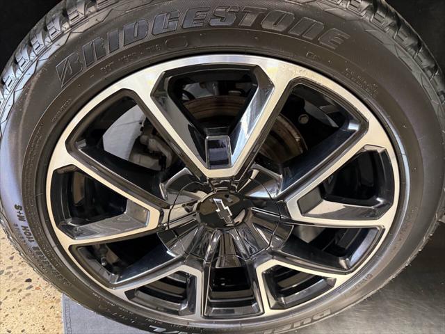2022 Chevrolet Suburban 4WD RST