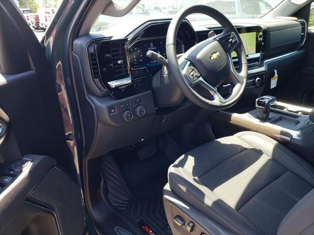 2026 Chevrolet Silverado 1500 4WD Crew Cab Standard Bed LT