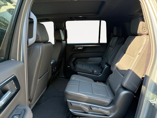 2026 Chevrolet Suburban RST, 4WD