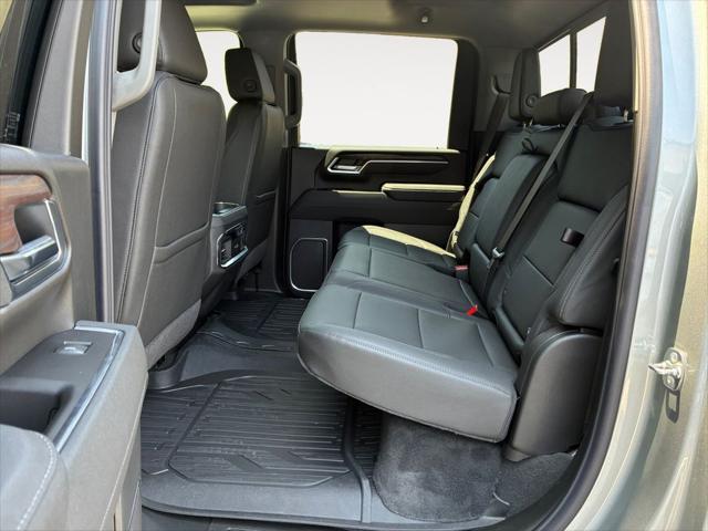 2026 GMC Sierra 2500HD Crew Cab, Standard Bed, SLT, 4WD