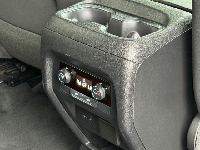 2024 Chevrolet Traverse FWD LT