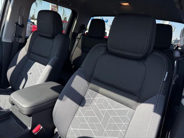 2026 Nissan Frontier Crew Cab SV 4x2