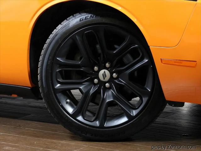 2014 Dodge Challenger R/T Plus