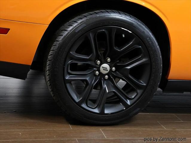 2014 Dodge Challenger R/T Plus