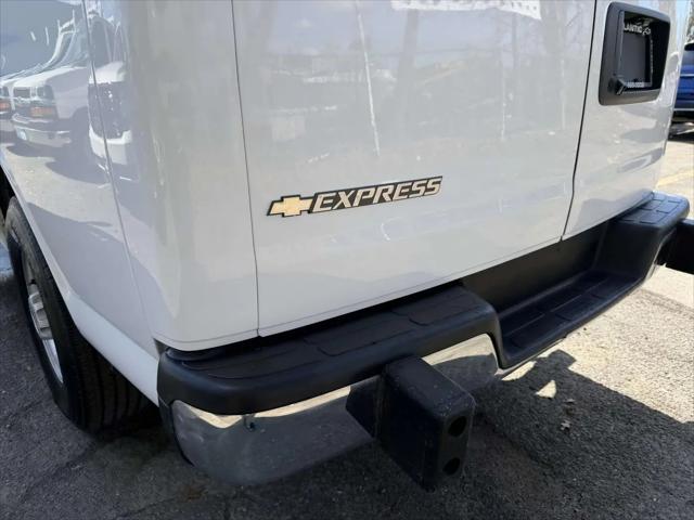 2024 Chevrolet Express Cargo Van RWD 2500 Regular Wheelbase WT