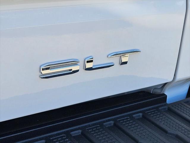 2025 GMC Sierra 1500 4WD Crew Cab Short Box SLT