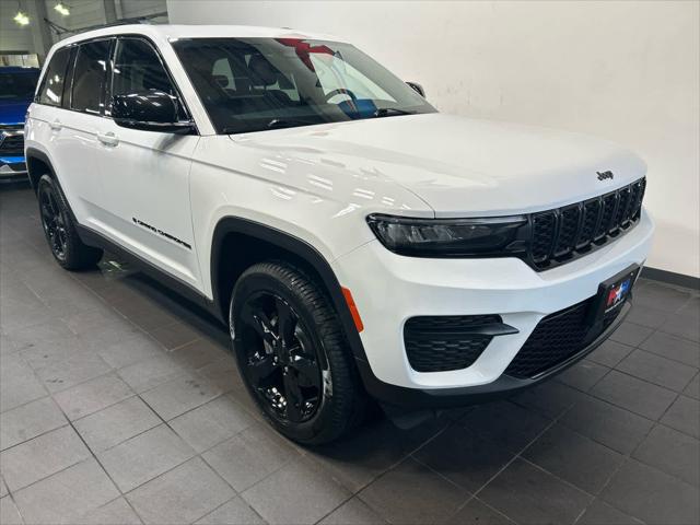 2023 Jeep Grand Cherokee Altitude 4x4 2023 Jeep Grand Cherokee Altitude 4x4