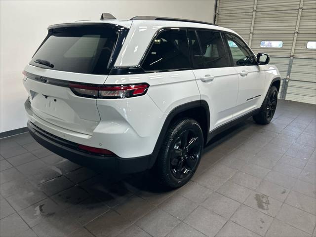 2023 Jeep Grand Cherokee Altitude 4x4 2023 Jeep Grand Cherokee Altitude 4x4