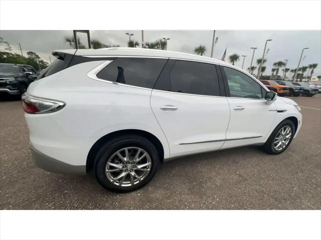 2023 Buick Enclave Essence FWD