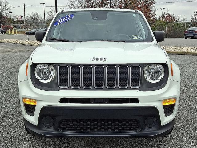 2023 Jeep Renegade Latitude 4x4 2023 Jeep Renegade Latitude 4x4
