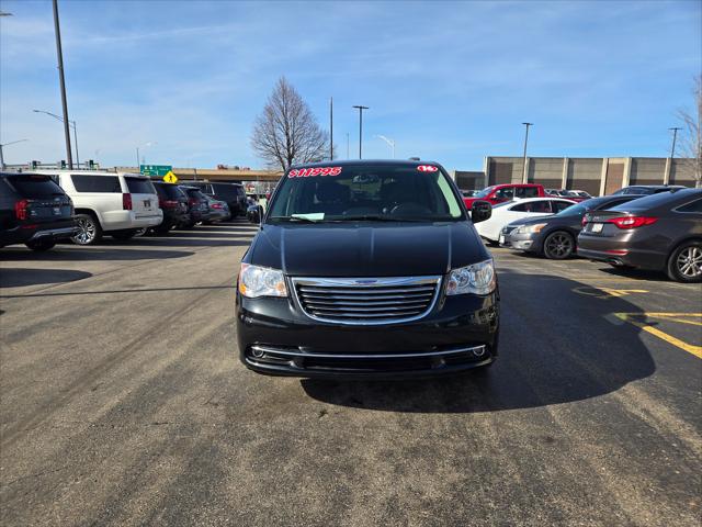 2016 Chrysler Town & Country Touring