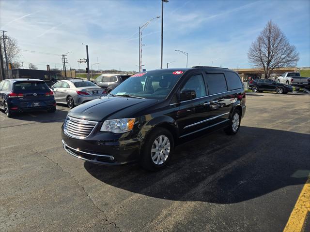 2016 Chrysler Town & Country Touring