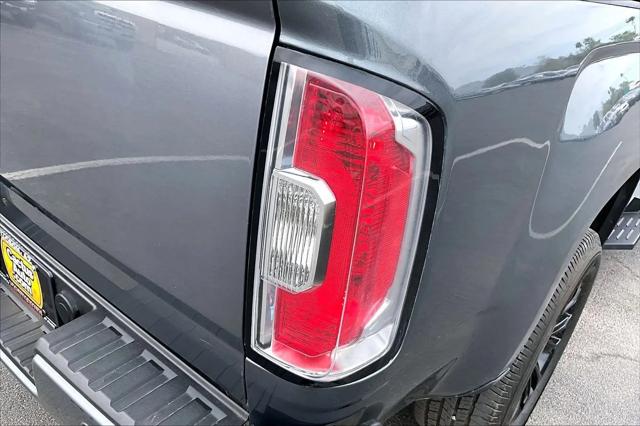 2022 GMC Canyon 4WD Crew Cab Short Box Elevation