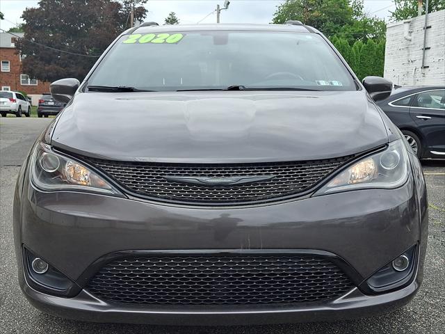 2020 Chrysler Pacifica Touring L 2020 Chrysler Pacifica Touring L