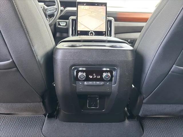 2025 GMC Yukon 4WD Denali