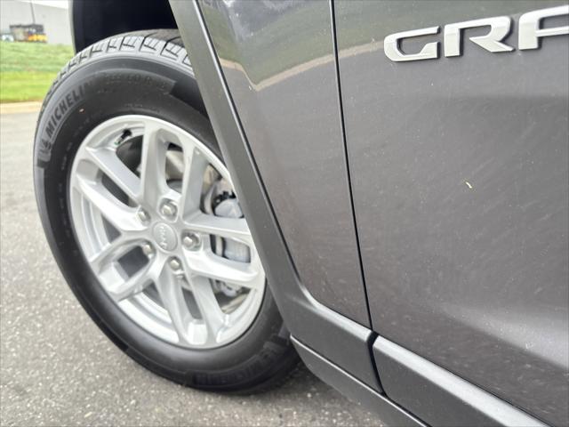 2025 Jeep Grand Cherokee Laredo X 4x2