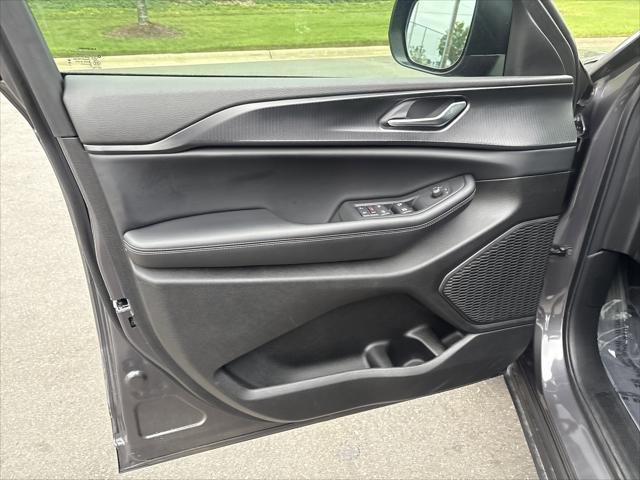 2025 Jeep Grand Cherokee Laredo X 4x2