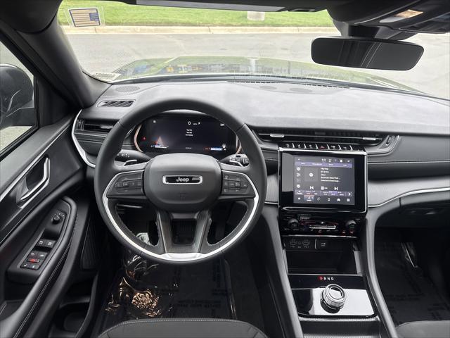 2025 Jeep Grand Cherokee Laredo X 4x2