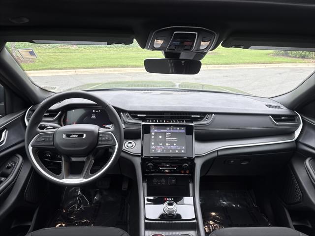 2025 Jeep Grand Cherokee Laredo X 4x2