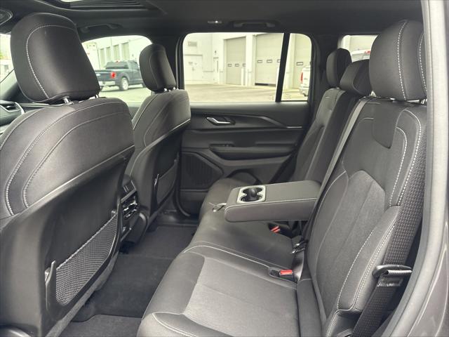 2025 Jeep Grand Cherokee Laredo X 4x2
