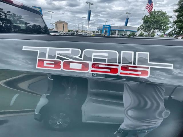 2026 Chevrolet Silverado 1500 4WD Crew Cab Short Bed Custom Trail Boss